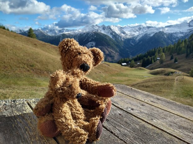 Dorfbergwiesen mit Neuschnee 05.10.25